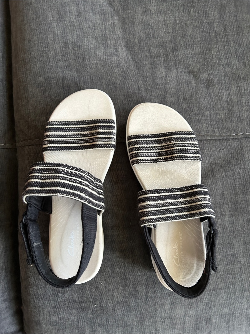 NWOT Clarks Womens Black & White Striped Slide Sandals *worn once*